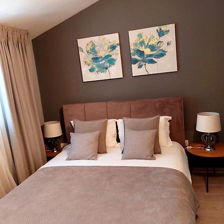 Apartaments Victoria Porec Exterior photo