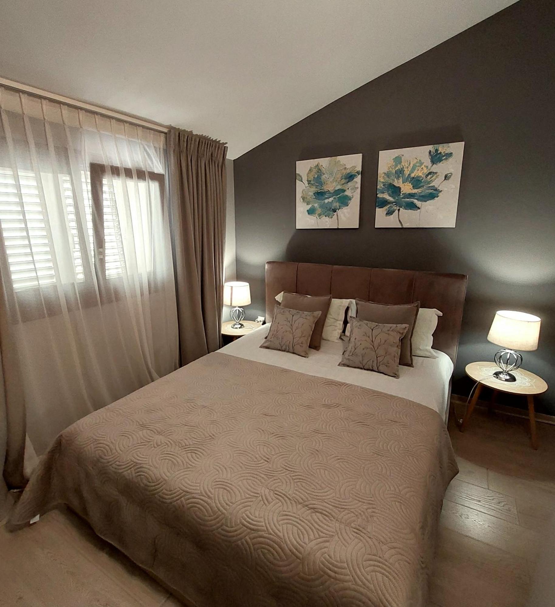 Apartaments Victoria Porec Exterior photo